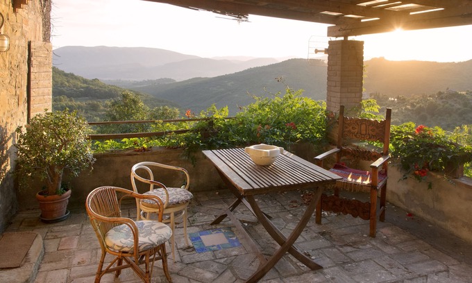 Montelovesco House | Idyllic Holiday Apartment Amidst Nature near Perugia