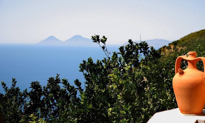 Santo Stefano Apartment | Cozy Holiday Apartment Gioiosa Marea with Ocean View