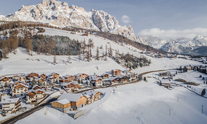 Badia Apartment | Inviting Holiday Apartment "Biohof Ruances Pré" with Terrace