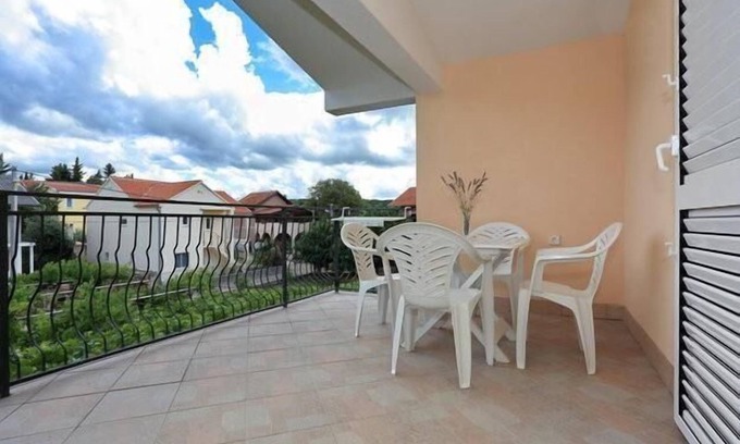 Gornji Karin Apartment | Comfortable Holiday Apartment Karin for Your Perfect Getaway