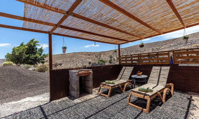 Tuineje Apartment | Adults Only Mountain View Retreat: Casa La Fuentita