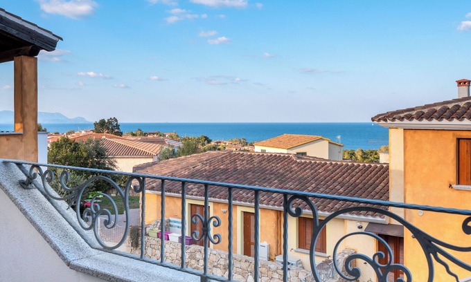 Tanaunella Apartment | Pet-Friendly Apartment La Finestra sul Mare with Ocean View