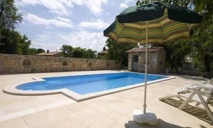 Paradiz Apartment | Cozy Holiday Apartment Labin for 1-3 Guests, Pet Friendly