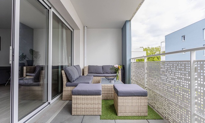 Sene Apartment | Family-Friendly Holiday Apartment with Ocean Views & Balcony