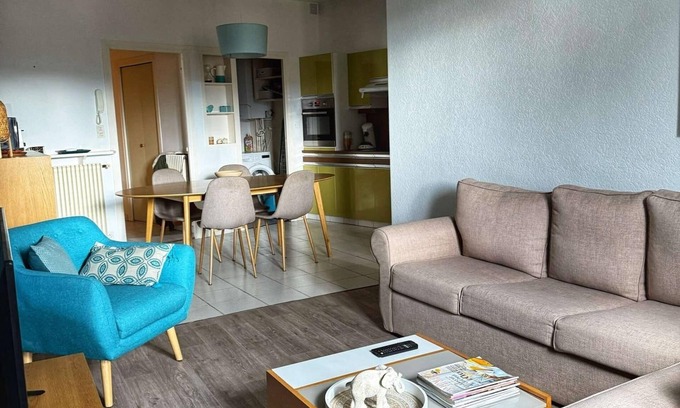 Millau Apartment | Cozy Holiday Apartment "Le Seventie's" with Ocean View
