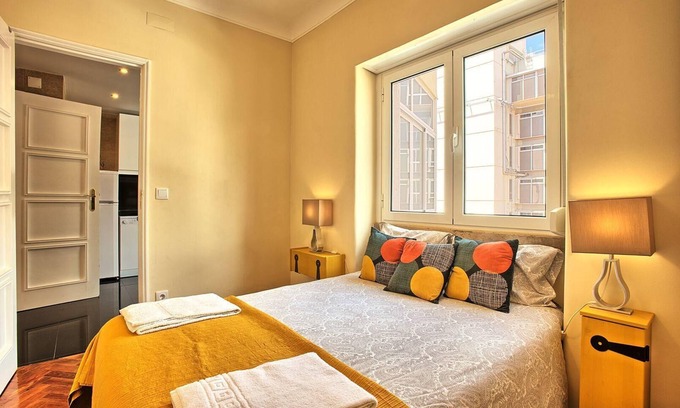Sao Jorge de Arroios Apartment | Spacious Holiday Apartment in Lisbon for Up to 12 Guests