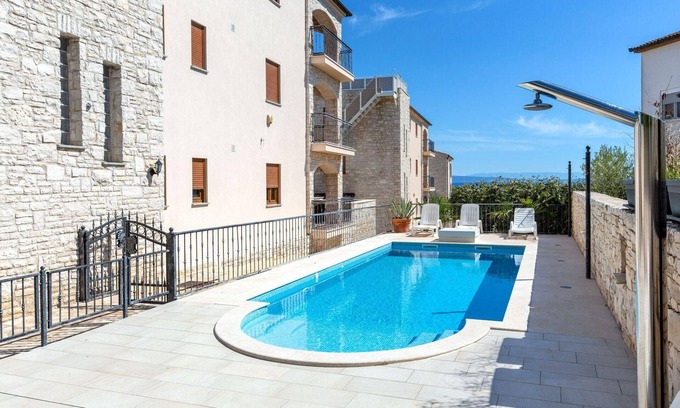 Liznjan Apartment | Cozy Holiday Apartment in Ližnjan for 5 Guests