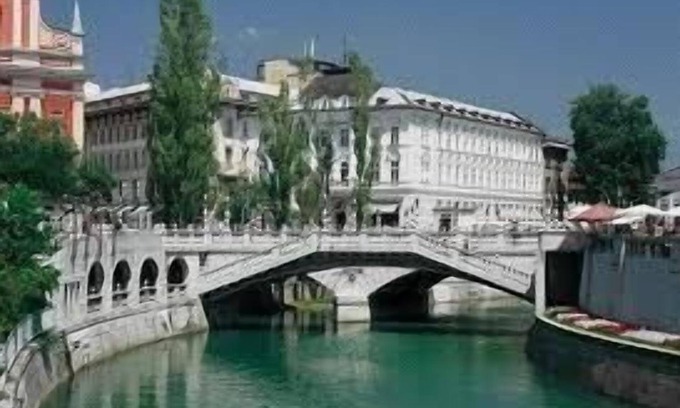 Bezigrad District Apartment | Cozy Holiday Apartment in Ljubljana with Kitchen & More