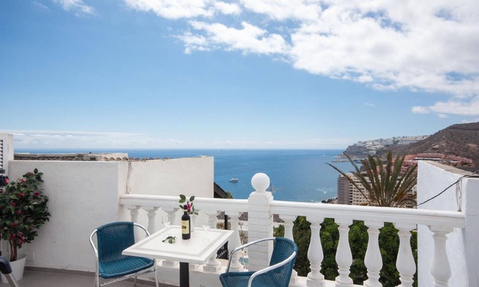 Balito Apartment | Spacious Holiday Apartment Los Canarios for Families