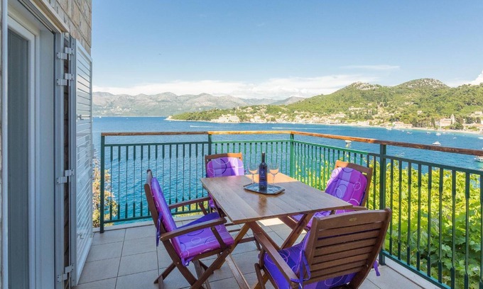 Lopud Island House | Cozy Lopud Holiday Apartment with Kitchen for 4 Guests