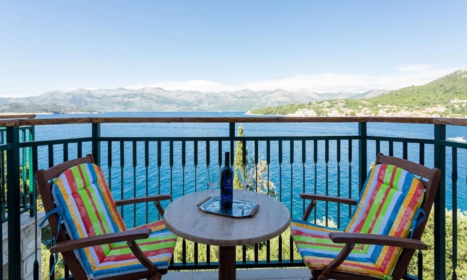 Lopud Island House | Cozy Holiday Apartment Lopud for 1-2 Guests with Kitchen