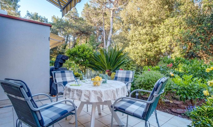 Artatore Apartment | Cozy Beachside Apartment with Spa and Breakfast Included