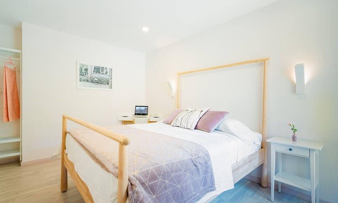 Barrio de las Letras Apartment | Spacious Holiday Apartment in Madrid for 1-8 Guests