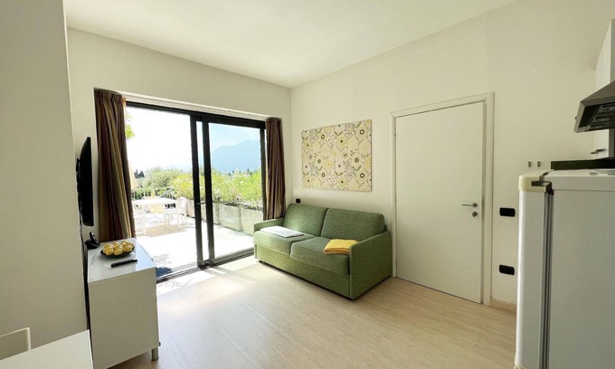 Val di Sogno Apartment | Cozy Holiday Apartment in Malcesine with Pool and Breakfast