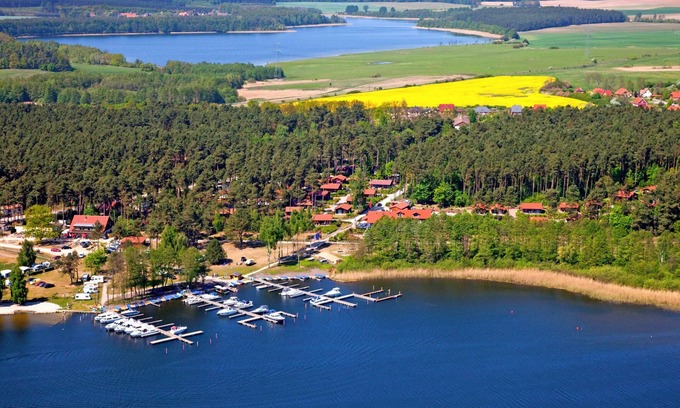 Muritz Apartment | Scenic Apartment 'Maribell' with Lake View and Balcony