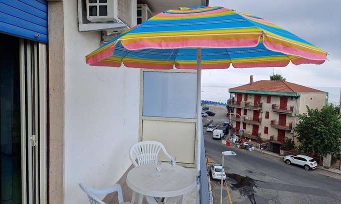 Fondachello Apartment | Cozy Holiday Apartment Mascali for 1-6 Guests with Kitchen