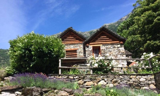Lavizzara House | Holiday apartment Menzonio for 1 - 2 persons - Holiday house