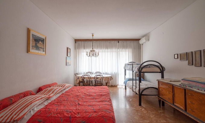 Mestre Apartment | Spacious Holiday Apartment in Mestre for Up to 12 Guests