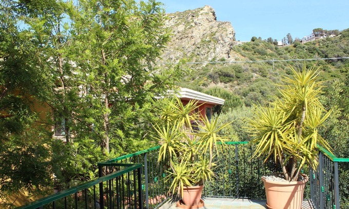 Milazzo Apartment | Inviting Holiday Apartment in Milazzo with Ocean View