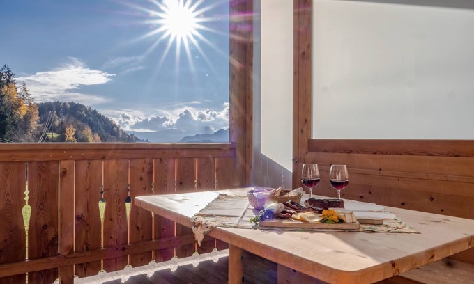 Albions Apartment | Cozy Morgengruß Apartment with Mountain View & Balcony