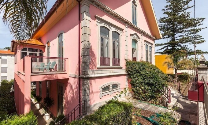 Caminha House | Cozy Holiday Apartment Moledo for Families with Kitchen