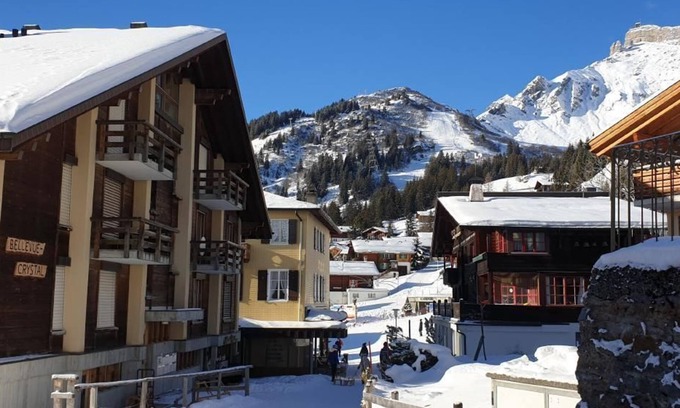 Murren Apartment | Cozy Holiday Apartment in Mürren for 6 Guests