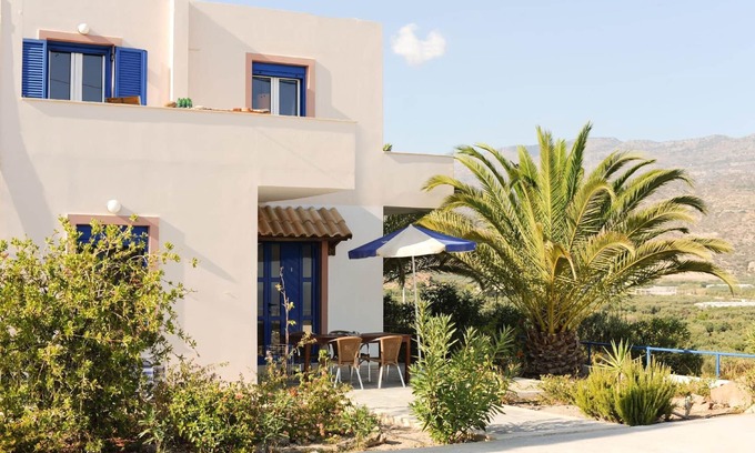Myrtos Apartment | Cozy Myrtos Apartment for 4 with Kitchen & Pet-Friendly Amenities