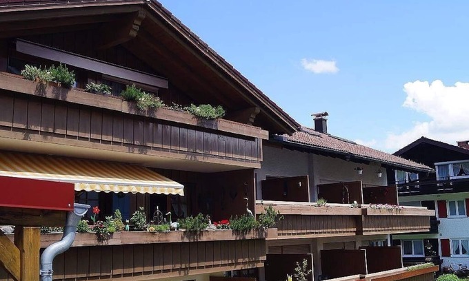 Oberstaufen Apartment | Charming Holiday Apartment in Oberstaufen with Pool Access