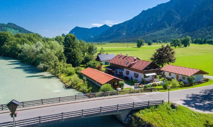 Oberau Apartment | Cozy Holiday Apartment Oberau for 2-3 with Breakfast Included