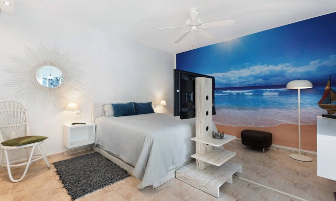 Armenime Apartment | Relaxing Oceanfront Apartment 'Pardelo' with Free Wi-Fi