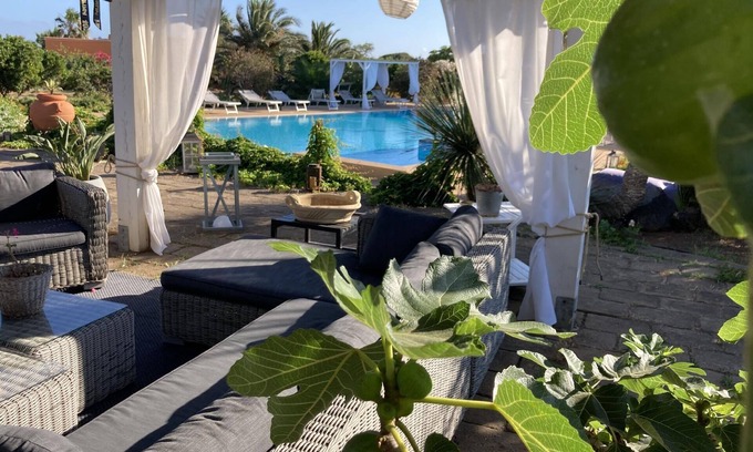 Pantelleria Apartment | Cozy Holiday Apartment in Pantelleria with Ocean Views