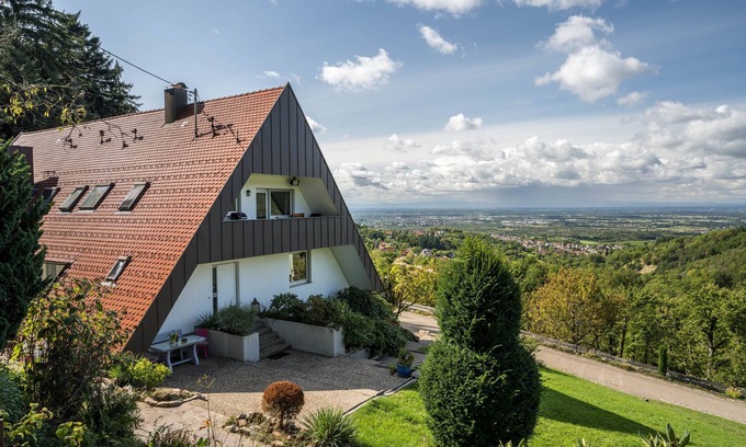 Neusatz Apartment | Mountain View Holiday Apartment with Private Terrace & Wi-Fi