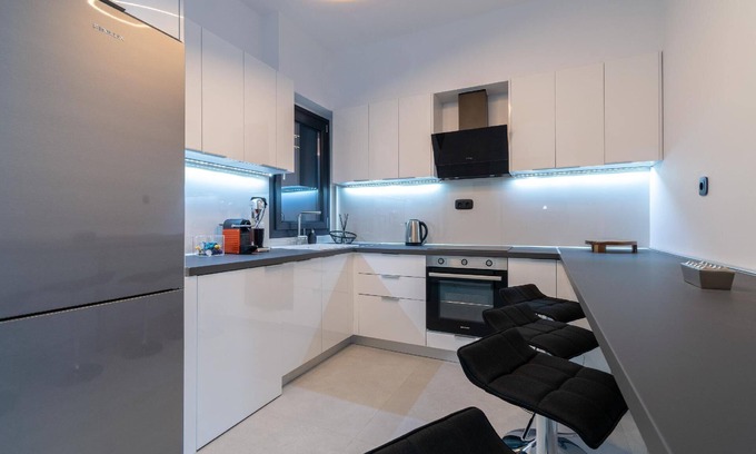 Neos Marmaras Apartment | Cozy Paradisos Apartment for 1-5 Guests with Kitchen & Breakfast