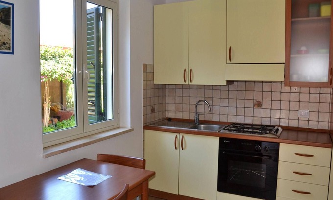 Parghelia House | Cozy Holiday Apartment in Parghelia with Ocean View