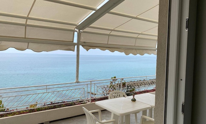 Pizzo Apartment | Comfortable Holiday Apartment in Pizzo for Up to 6 Guests