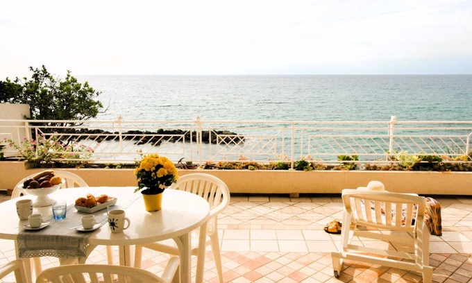 Pizzo Apartment | Cozy Twin House in Pizzo: Ideal for Families and Groups