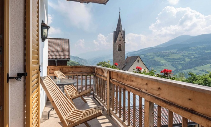 Albions Apartment | Inviting "Plose Winklerhof" Apartment with Mountain Views