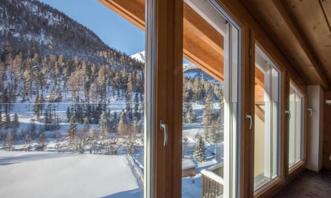 Pontresina Apartment | Cozy Pontresina Apartment for 2-3 with Modern Amenities