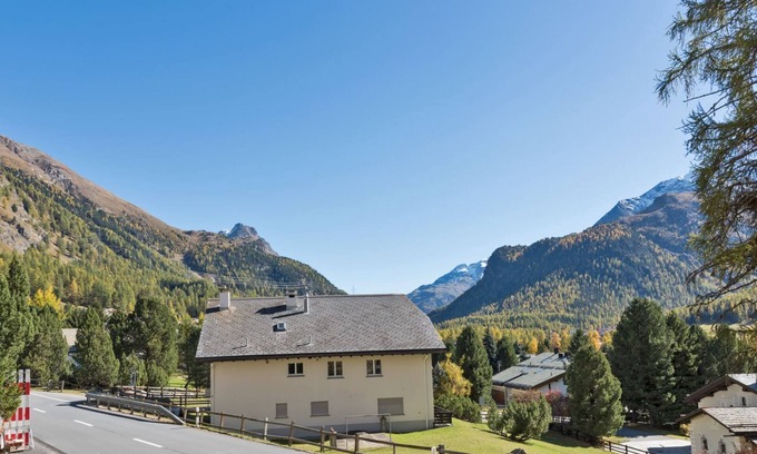 Pontresina Apartment | Cozy 2-Bedroom Holiday Apartment in Pontresina for Families