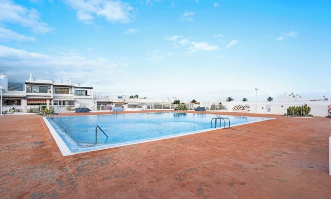Arico Apartment | Elegant Holiday Apartment "Poris" with Pool & Ocean View