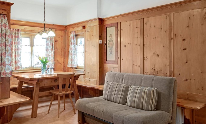 Feldthurns Apartment | Mountain View Retreat: Rafaser - Rustika with Garden & Wi-Fi