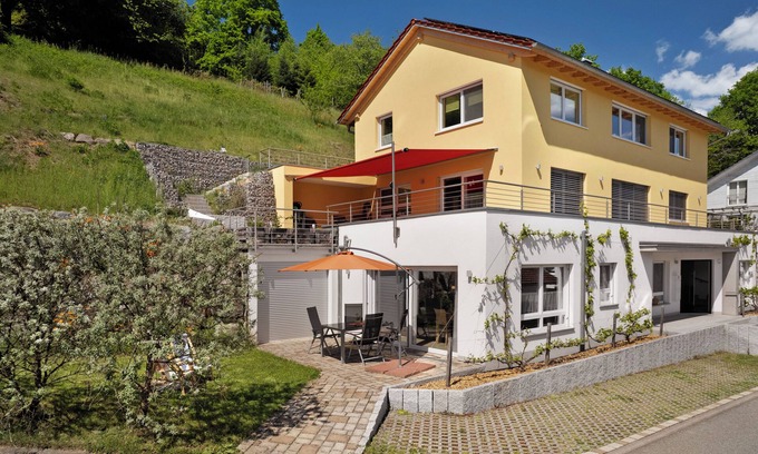 Steinach Apartment | Exceptional Holiday Apartment "Rebenrain" with Terrace & Spa