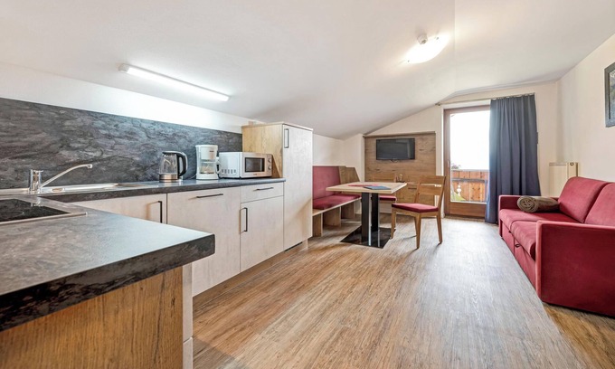 Maranza Apartment | Mountain View Holiday Apartment with Sauna & Garden Amenities