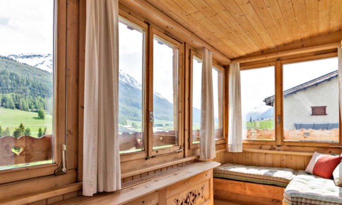 S-chanf Apartment | Family-Friendly Holiday Apartment S-chanf with 3 Bedrooms