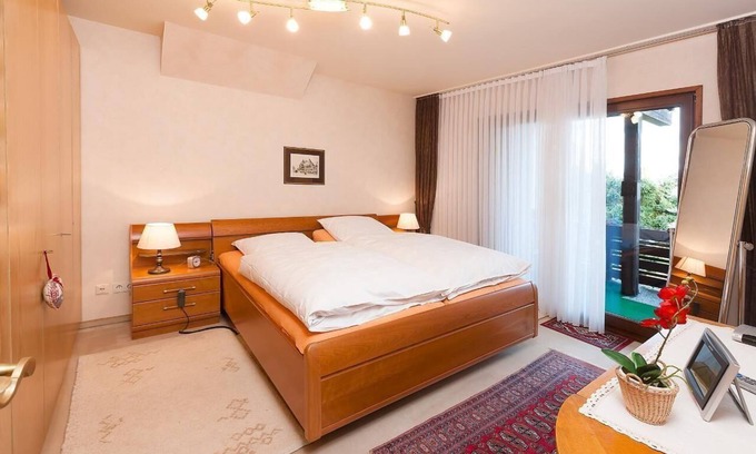 Starkenburg Apartment | Pet-Friendly Holiday Apartment Starkenburg with Ocean Views