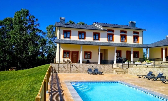 Serantes Apartment | Cozy Holiday Apartment Santa Gadea with Ocean View & Pool