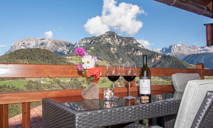 Brie Apartment | Mountain View Apartment “Schlern - Heigler Hof” with Spa