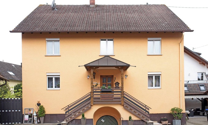 Staufen im Breisgau Apartment | Perfect Holiday Apartment "Sink" with Private Terrace & Garden