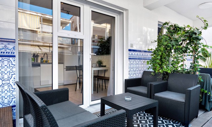 Grau i Platja Apartment | Cozy Holiday Apartment "Soleole1" with Ocean View & Wi-Fi