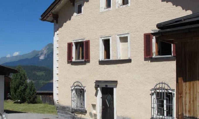 Stierva Apartment | Spacious Holiday Apartment Stierva for Families and Pets